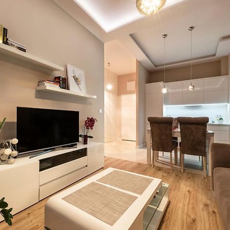 Apartmán Warsaw - Aparts Lotnisko Okecie Exteriér fotografie